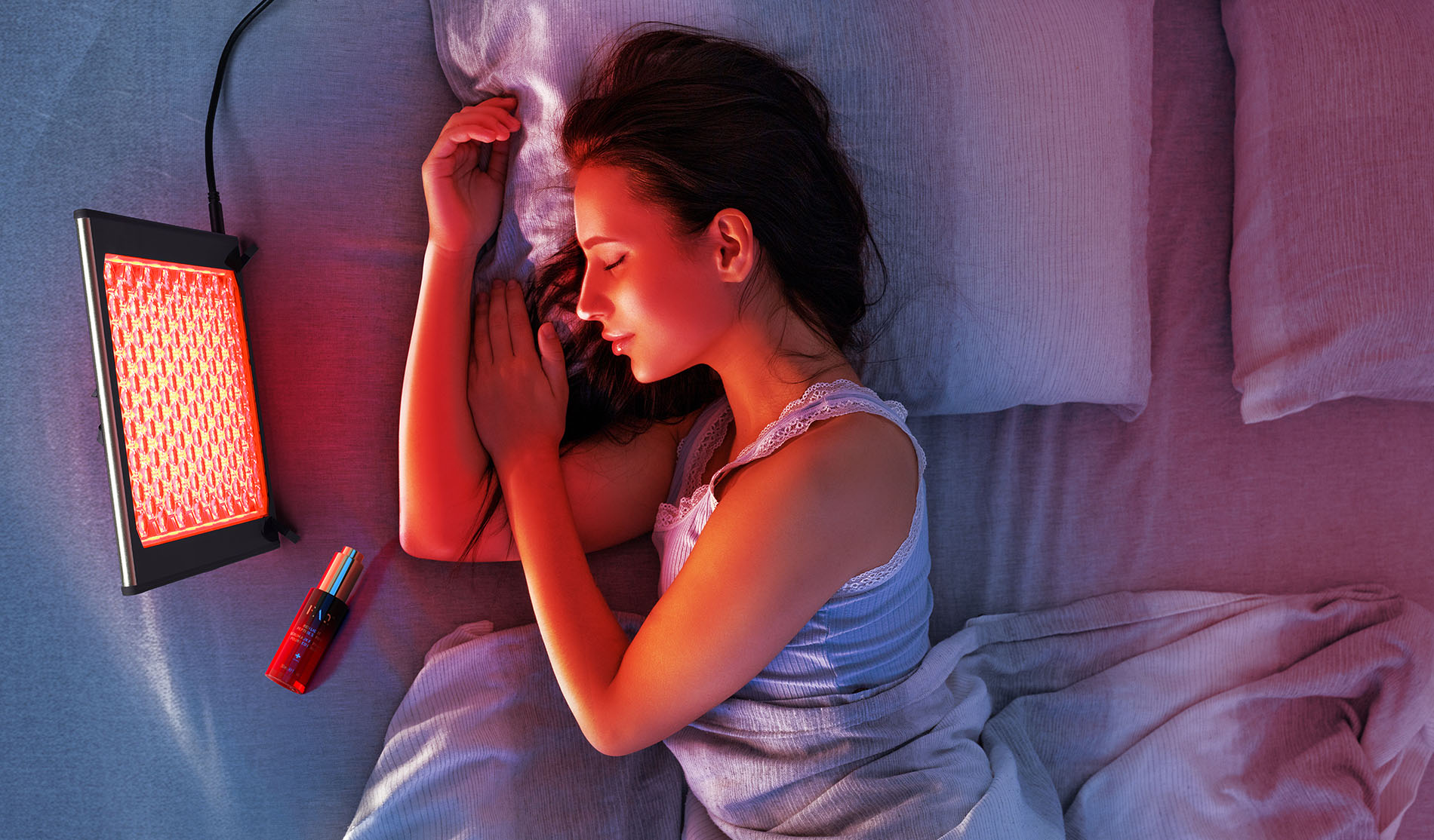 FAQ™ LED панелите на FOREO – иновативно решение за домашна светлинна терапия, подобряваща качеството на съня